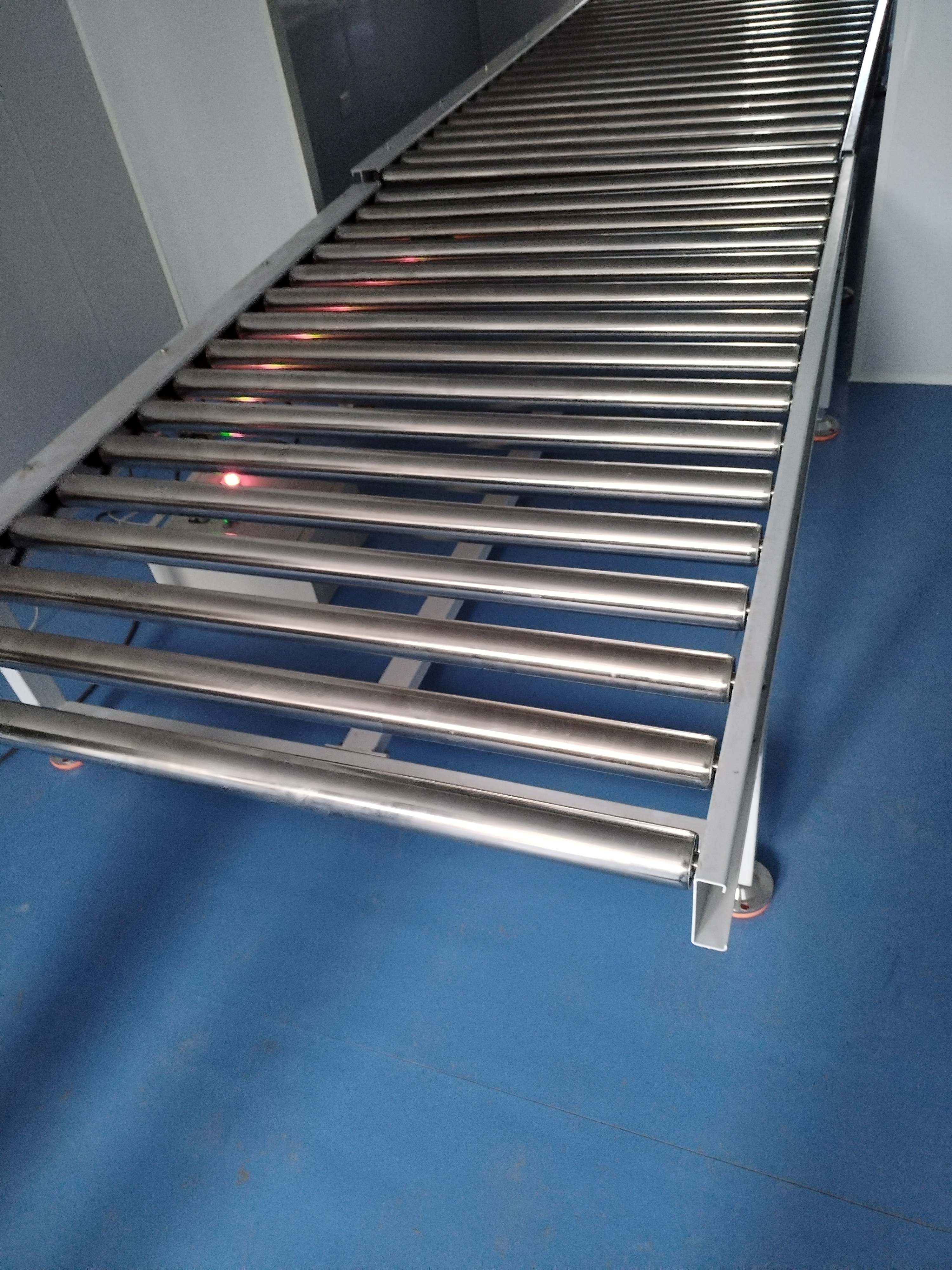 滾筒輸送機特點，青島樂途行工業設備有限公司